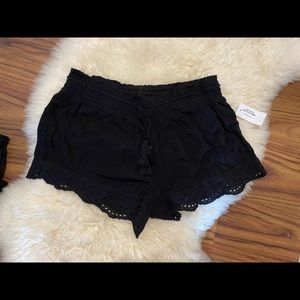 Tilly’s full tilt eyelit trim black shorts